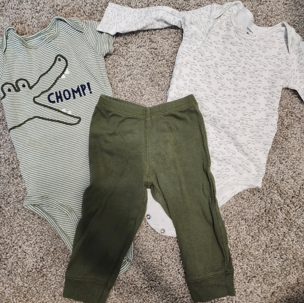 Carter's 9-month matching set